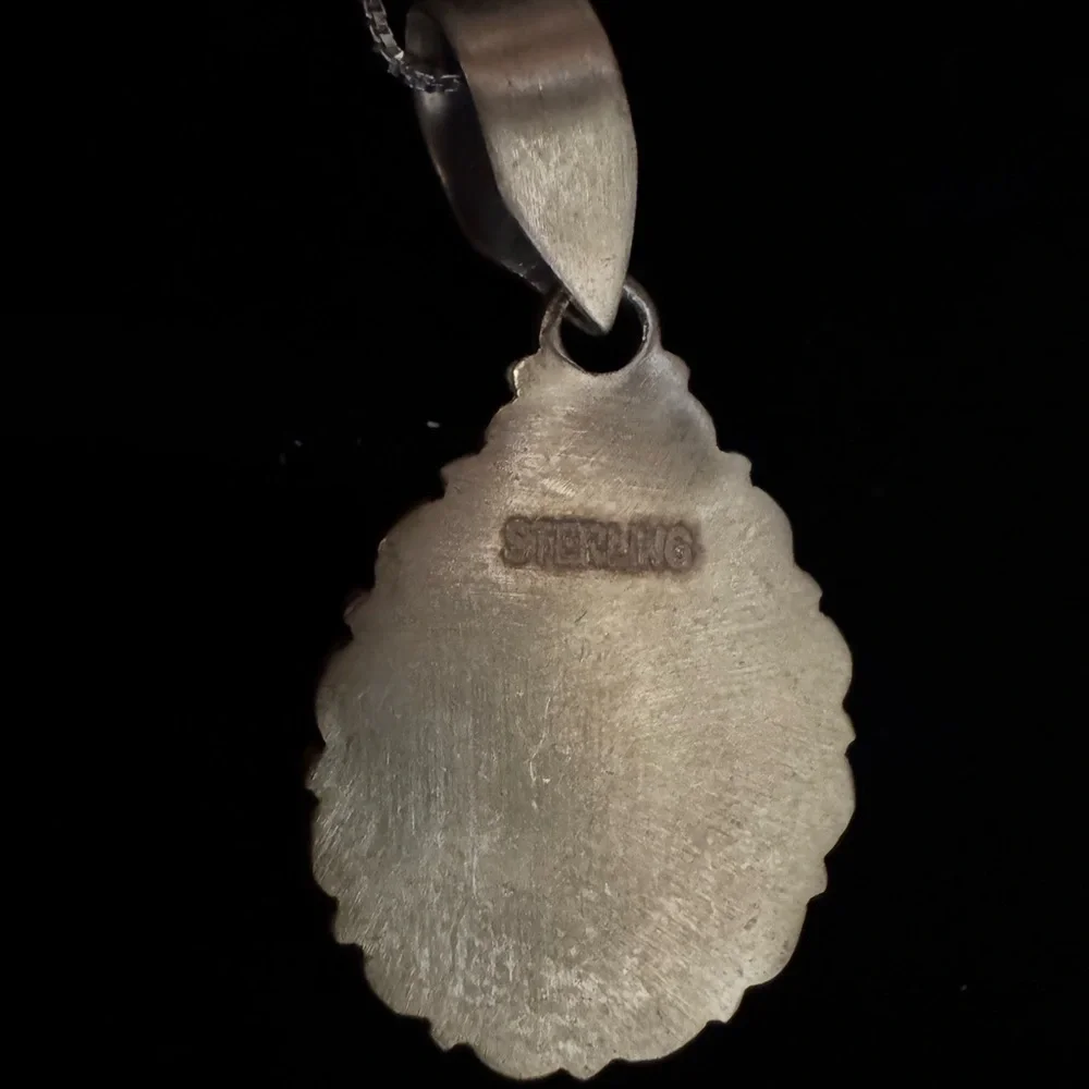 Elegant‎ genuine Pink conch Teardrop Pendant Necklace in sterling silver setting